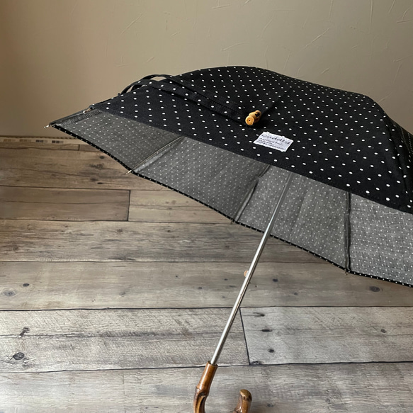 リネン日傘　持ち手竹　水玉　ドット　白　黒 4枚目の画像