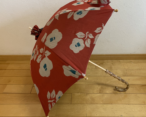 ハンドメイド　銘仙の着物から作った日傘　炎気 銘仙の着物から作った日傘 炎気 | iichi 日々の暮らしを心地よくする