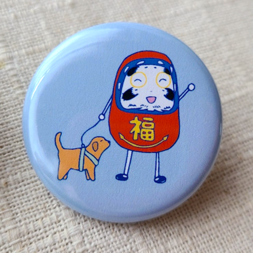 犬と散歩している双葉だるまちゃんの缶バッジ 5個セット