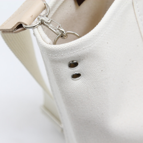 ☆そそそさま専用です☆ショルダーDカン真横取り付け ☆そそそさま専用です☆ショルダーDカン真横取り付け カスタマイズ】D