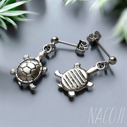 カメさんのピアス 小さな亀 爬虫類 ピアス（スタッド・一粒） Nacoji