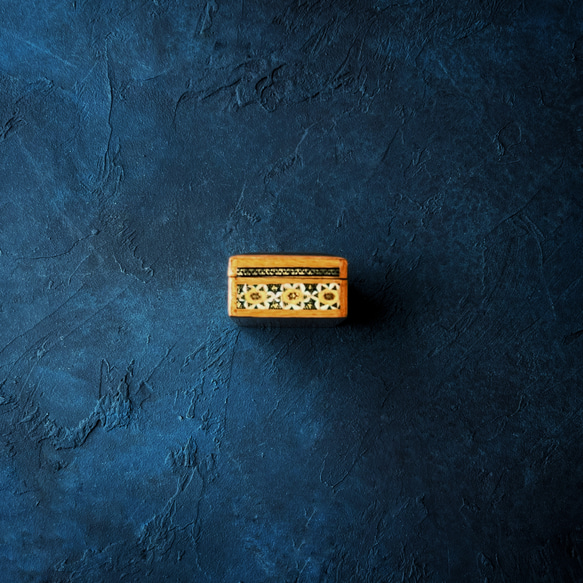 ペルシャの象嵌細工（寄木細工）ミニサイズ 小箱【ハータムカーリー062】 5枚目の画像