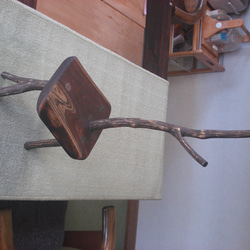 ケヤキ　ミニスツールｏｒ花台　枝足も楽しいお洒落なスツール。何を飾りましょうか？ 1枚目の画像