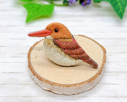 アカショウビンの立体刺繍ブローチ　ハンドメイド　コサージュ 8fc722b826eb416bab9783587ef964