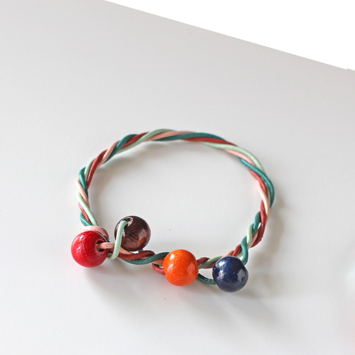 ブレスレット 革紐 ビーズ ボヘミアン 革 バングル エスニック