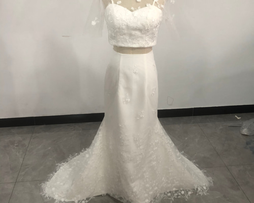 優雅的！米白色吊帶背心裸上衣兩件式伴娘婚禮/招待會新娘婚紗・禮服ARY