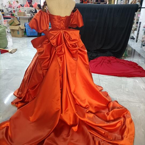 人気上昇！パーティードレス テラコッタ色 テラコッタ ベアトップ くら  