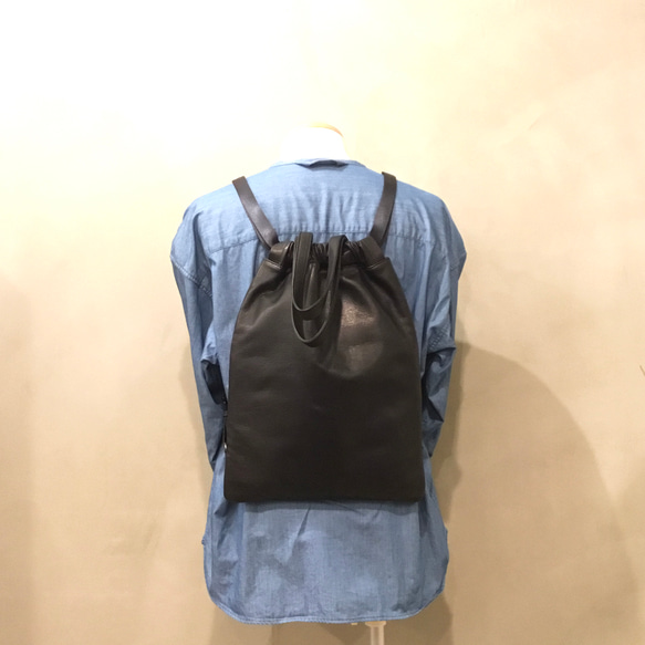 巾着トートリュック Ｓサイズ。／レスデザイン-Less(レス)／神戸元町革鞄 -LESS(レス) 大人の帆布＆レザートリムミニスリムリュック新色ダークグリーン&ベージュNew!! H1520609842(11550円)