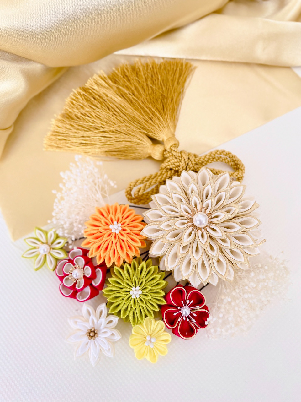 つまみ細工　髪飾り＊晴れやかgold＊結婚式　成人式　卒業式　　ウェディング　七五三　ヘッドドレス