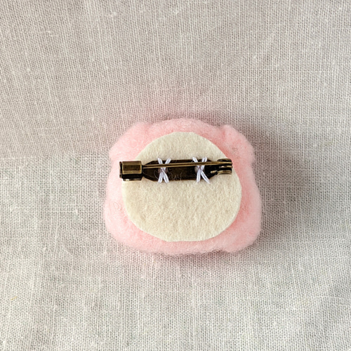 □ほっぺ！ぶたさんブローチ 羊毛フェルト□ 羊毛フェルト NAT