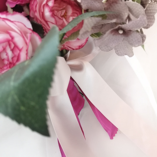 値下げ フューシャピンク薔薇ブーケ ブートニア付き 豪華 濃いピンク