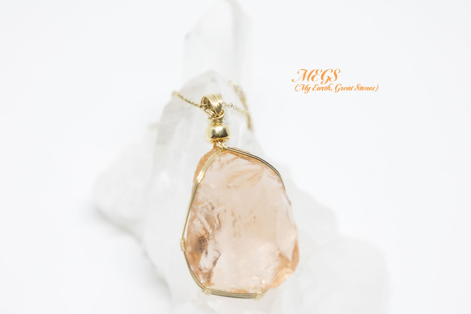 【女神巻き®】アンダラクリスタル ローズアンバー ～始まり ワイヤーアートペンダントトップ【新月制作】