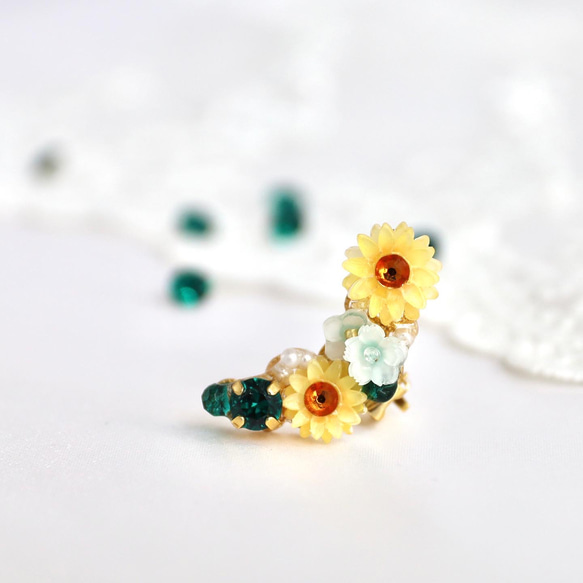 期間限定　向日葵の花束ネックレス（エメラルドカラークリスタルガラス） 1枚目の画像