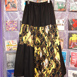 サイケ柄×ブラック　ミックスティアードロングスカート 1枚目の画像