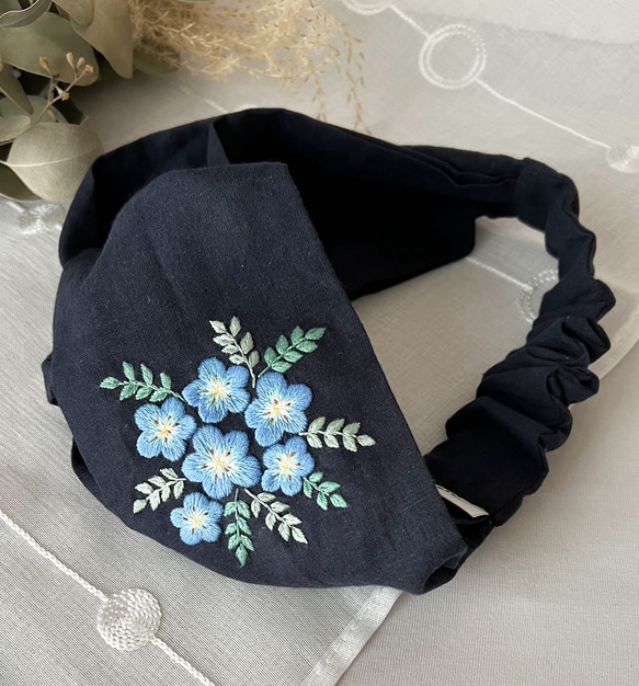 爽やかな空色＊ネモフィラの刺繍ヘアターバン・ヘアバンド(華やか刺繡