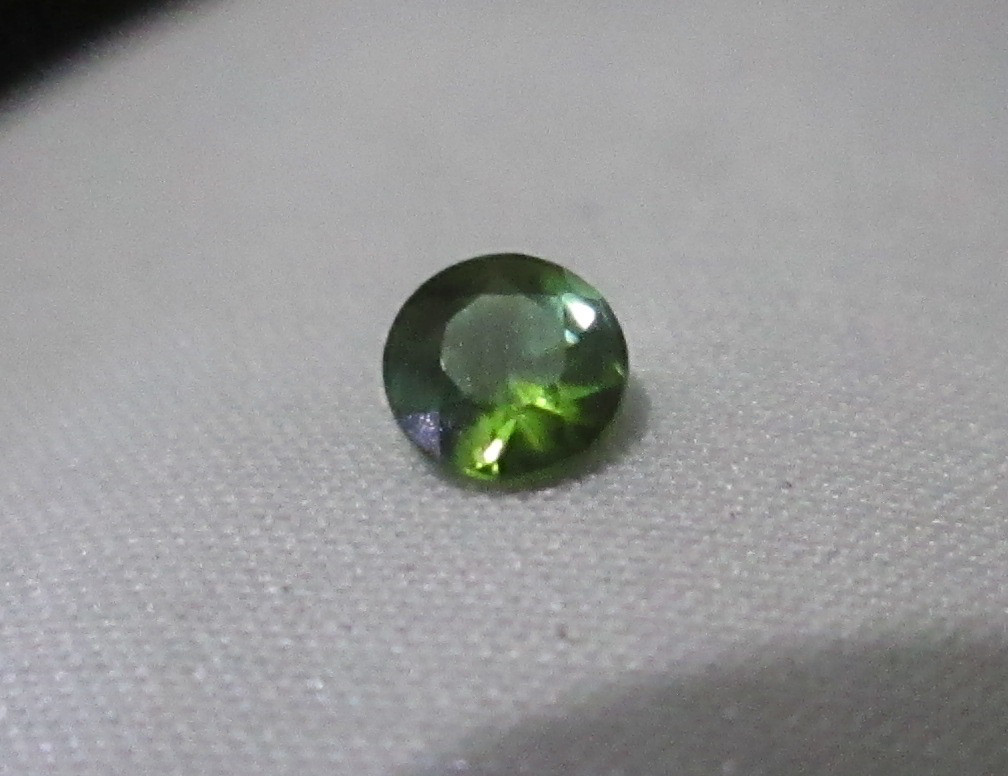 N.3006 クロムトルマリン・ルース　高品質 発色抜群のルース 希少石 鮮やかなグリーンのトルマリン キャンペーン販売