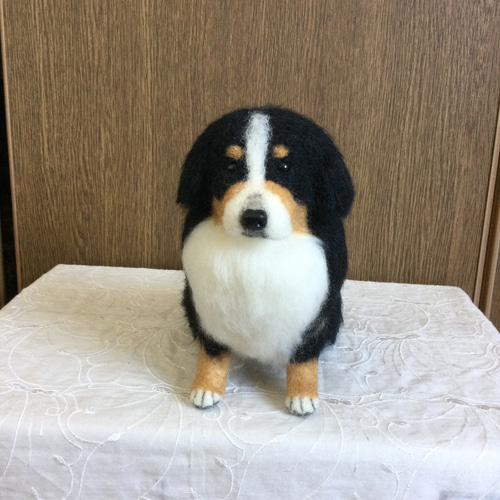 羊毛フェルト　バーニズマウンテンドック　犬　ハンドメイド 羊毛 フェルト 犬 バーニーズ フレーム 愛犬 犬 バーニーズ
