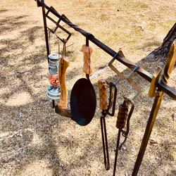 【ツイスト加工】焚き火スタンド／ツイストハンガー／焚き火ハンガー／ランタンスタンド／ランタンハンガー【真鍮磨き加工】