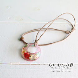 【ramillete 小さな花束】ペンダント　ドーナツ型（ローズピンク）　金属不使用　金属アレルギー対応　長さ調節可能　 2枚目の画像