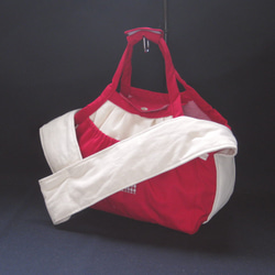 受注製作　Ｍサイズ　肩ベルト８５センチ　小型犬用スリング、手提げ２ウェイ紀州帆布　キャリーバッグ　コンビカラー　赤 3枚目の画像