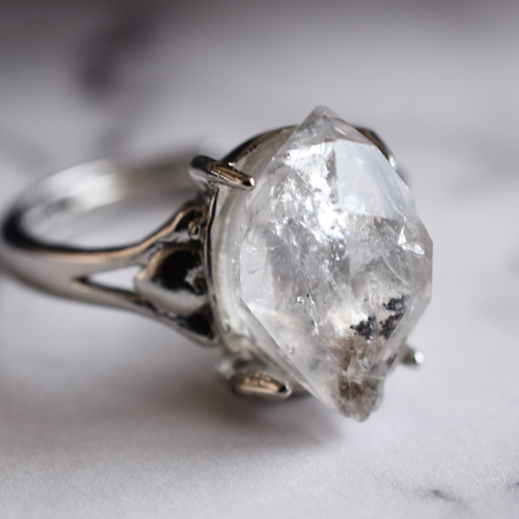 【1点もの・B】フリーサイズ　大粒　ニューヨークハーキマーダイヤモンドクォーツ　結晶　Silver925リング（指輪） 2枚目の画像