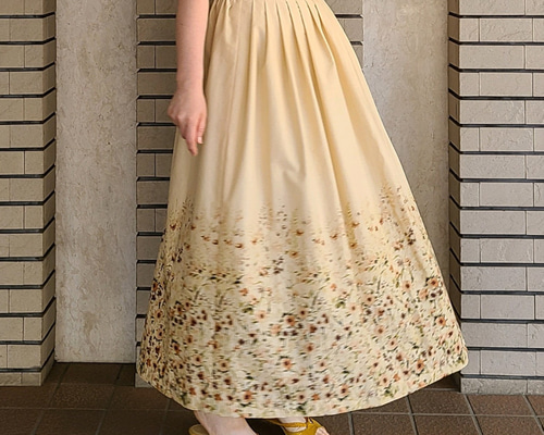綿ローンの花柄パネルプリント85cmスカート(ローンの裏地付き)ベージュ