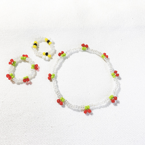 ビーズアクセサリー3点セット(さくらんぼ、みつばち) ビーズ