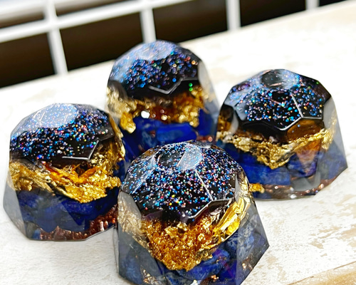 薔薇の入った星型オルゴナイト【ラピスラズリ】 薔薇の入った星型オルゴナイト【ラピスラズリ】