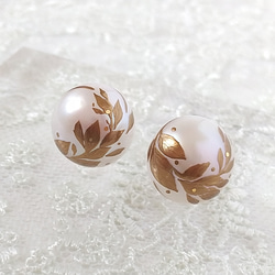 蒔絵パールピアス / 風と木の葉 / maki-e pearl earrings / leaves 4枚目の画像