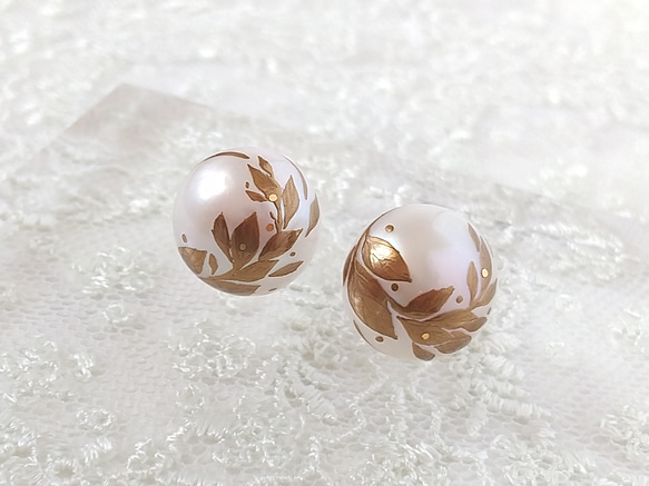 蒔絵パールピアス / 風と木の葉 / maki-e pearl earrings / leaves 4枚目の画像