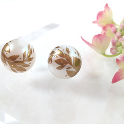 蒔絵パールピアス / 風と木の葉 / maki-e pearl earrings / leaves 3枚目の画像