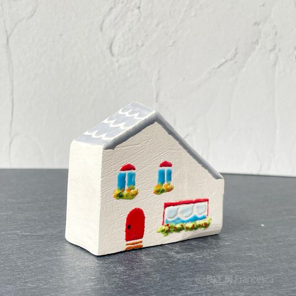 陶のお家のアロマディフューザー：グレーの屋根の家001 3枚目の画像