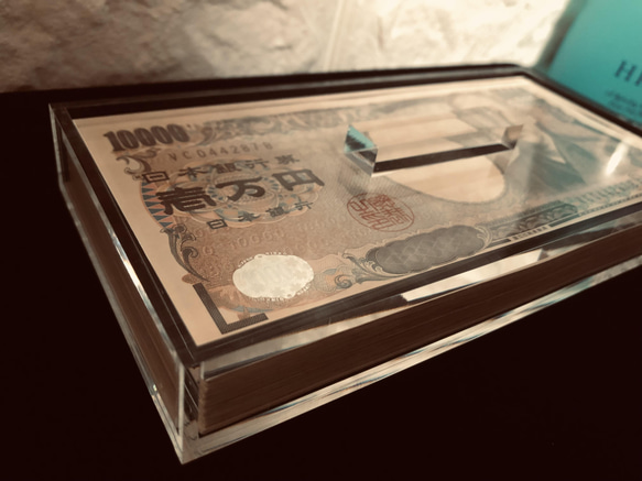 一万円札専用貯金箱　アクリル全面透明品　200万円貯まります 1枚目の画像