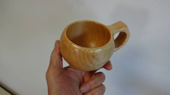 　ヒノキの一木彫りコーヒーカップ 2枚目の画像