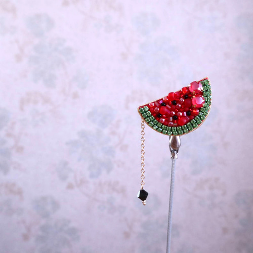暑〜い夏にぴったり! スイカ☆ビーズ刺繍ブローチ ブローチ