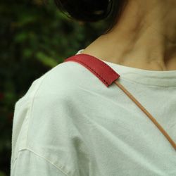 可選肩托（用於肩部簡單的智慧型手機袋） 第3張的照片