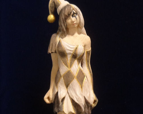 ピエロ　一刀彫 木彫刻 アート『 魔女ピエロ 』 魔女 道化師 芸術 女性像 彫刻