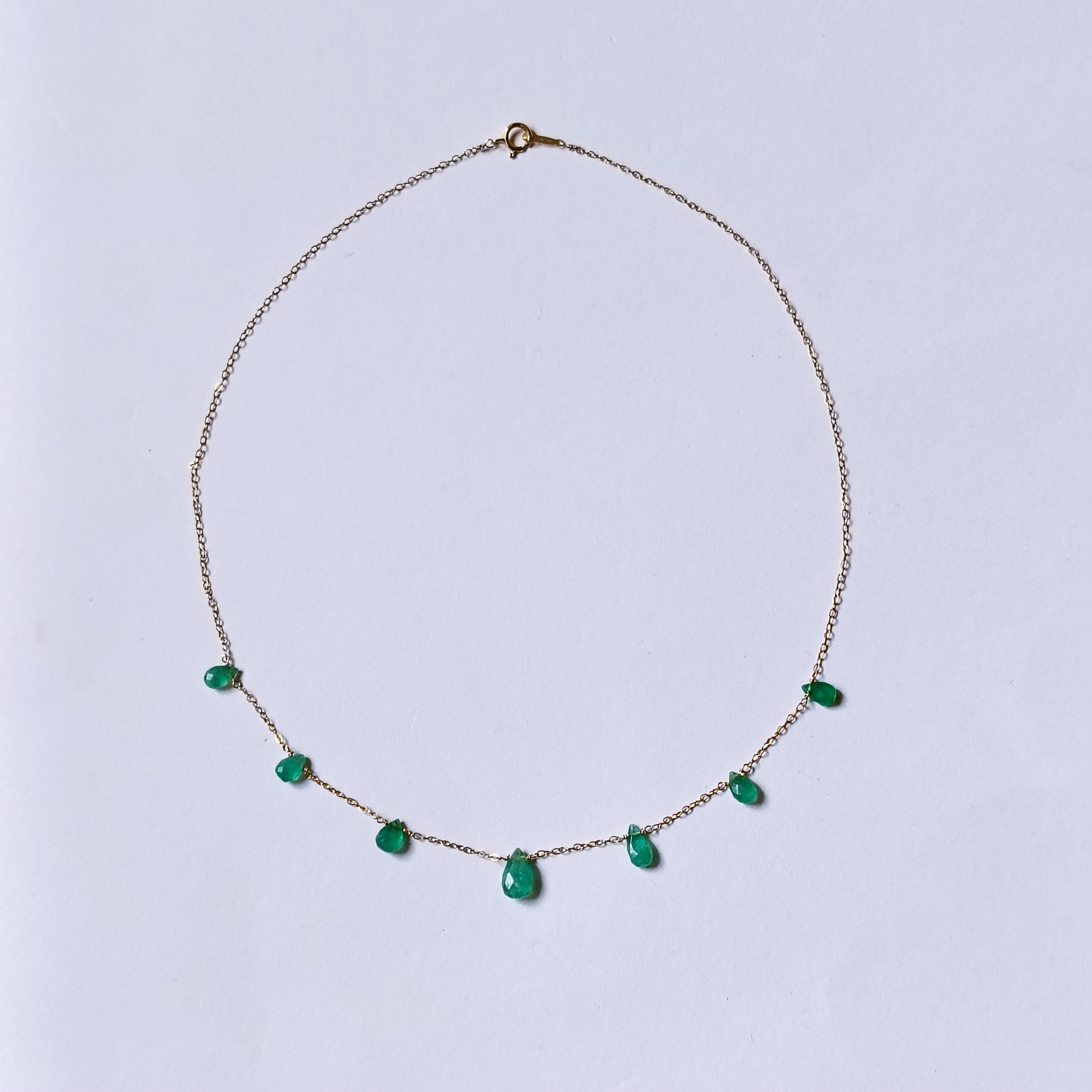 ジュエリー品質 高品質 エメラルド× 14kgf  の 7粒 ネックレス　40cm　5月誕生石　ペアシェイプ