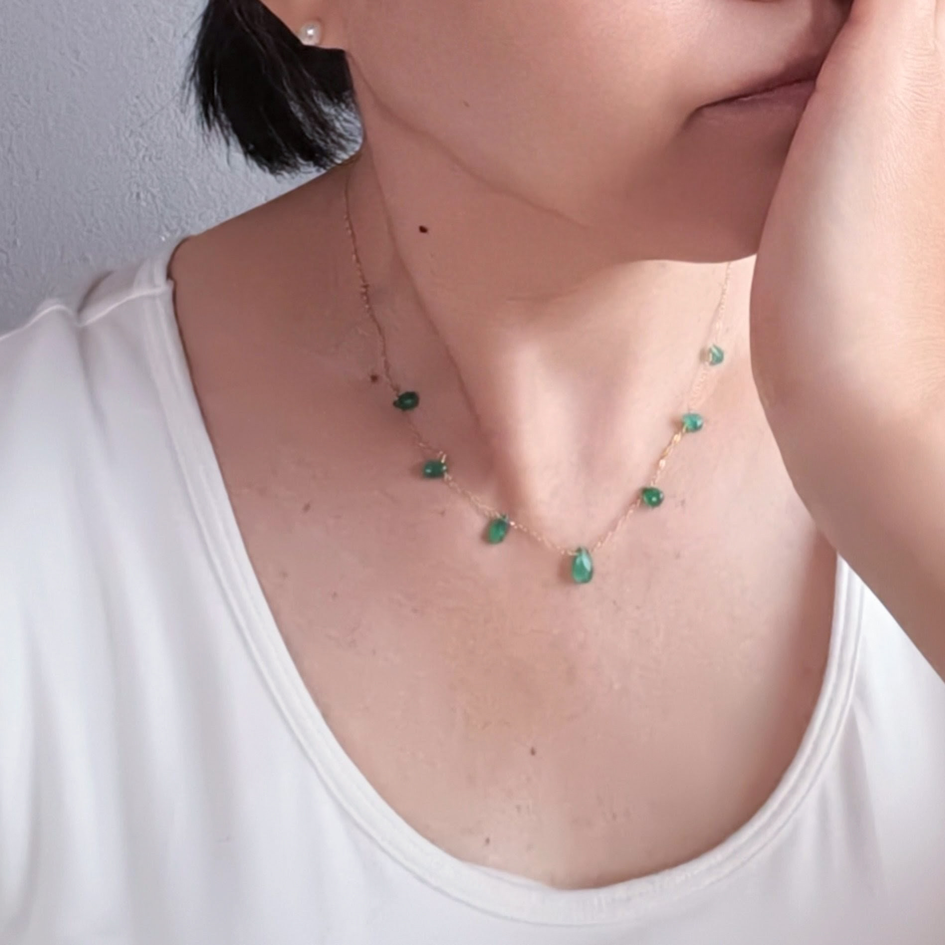 ジュエリー品質 高品質 エメラルド× 14kgf  の 7粒 ネックレス　40cm　5月誕生石　ペアシェイプ