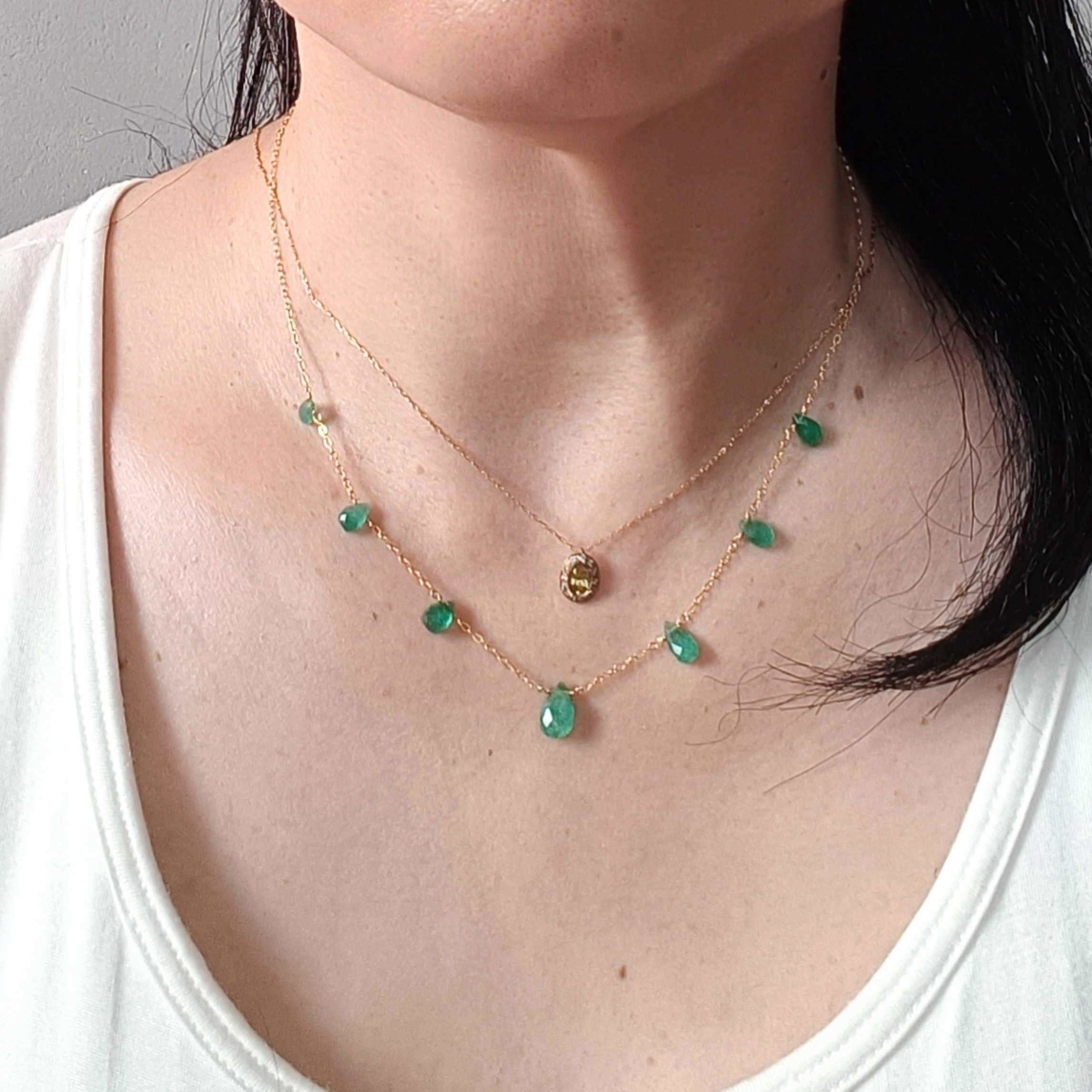 ジュエリー品質 高品質 エメラルド× 14kgf  の 7粒 ネックレス　40cm　5月誕生石　ペアシェイプ