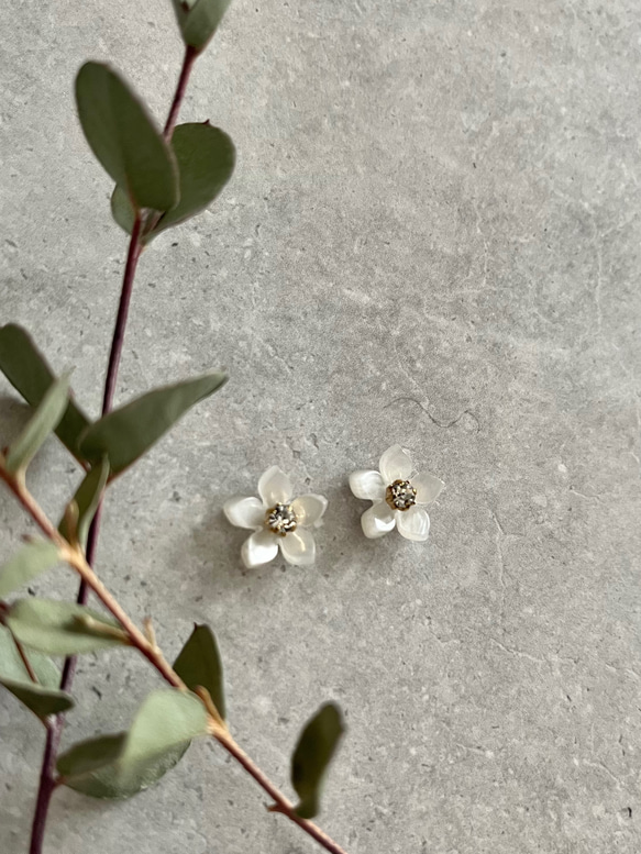 Little  Flower＊(花弁5)＊ノンホールピアスorピアスorクリップイヤリング　White 8枚目の画像