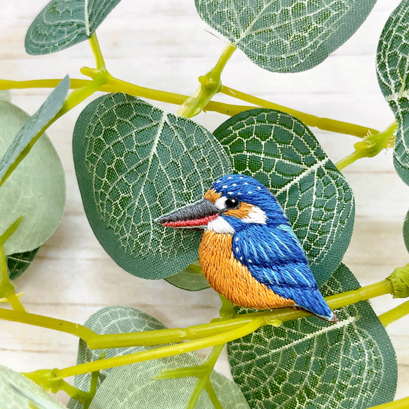 カワセミ♀ 刺繍　ブローチ（　野鳥　鳥　小鳥　） 3枚目の画像