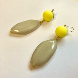 ボリュームピアス（Gray×khaki×Yellow） ※イヤリング変更可 2枚目の画像