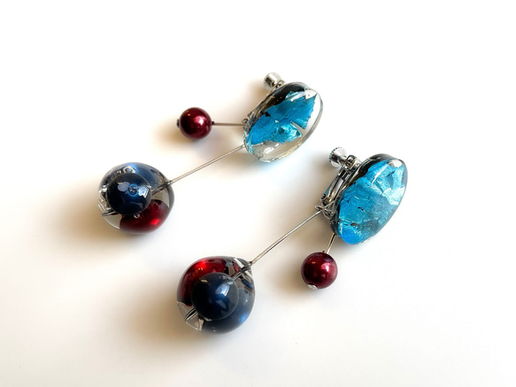 pin earring【blue】 3枚目の画像