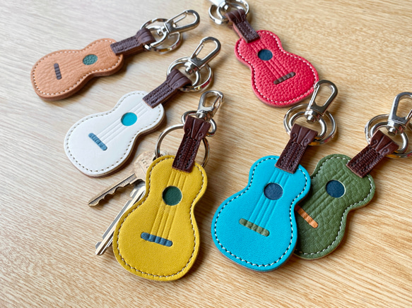 ウクレレ♪キーホルダー　本革 1枚目の画像