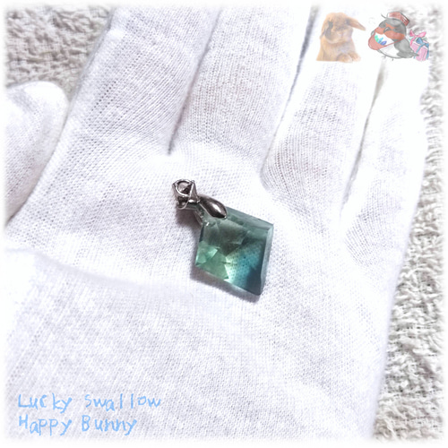 ◇ ”世界樹の雫” フローライト八面体改 蛍石 結晶 ペンダント No.5159