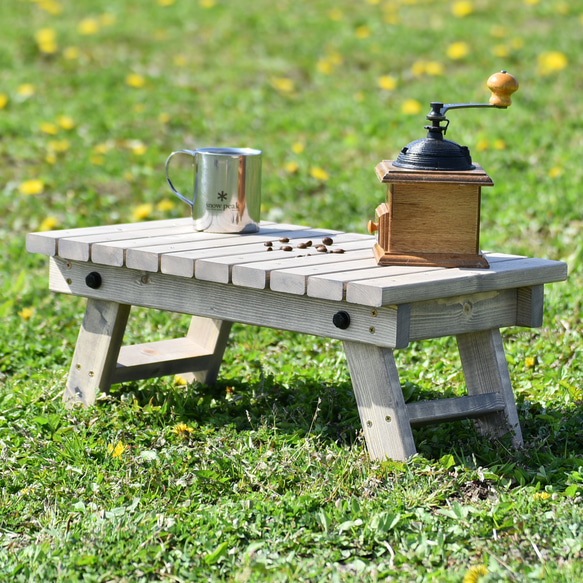 折たたみミニテーブル　ジャグスタンド　キャンプテーブル　ソロキャンプ・ピクニックなどに(チャコールグレー) 5枚目の画像