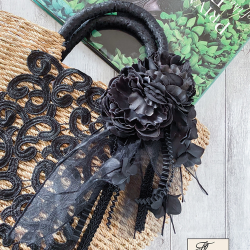 大人シックなチャーム付きかごバッグ アーティフィシャルフラワー 造花  