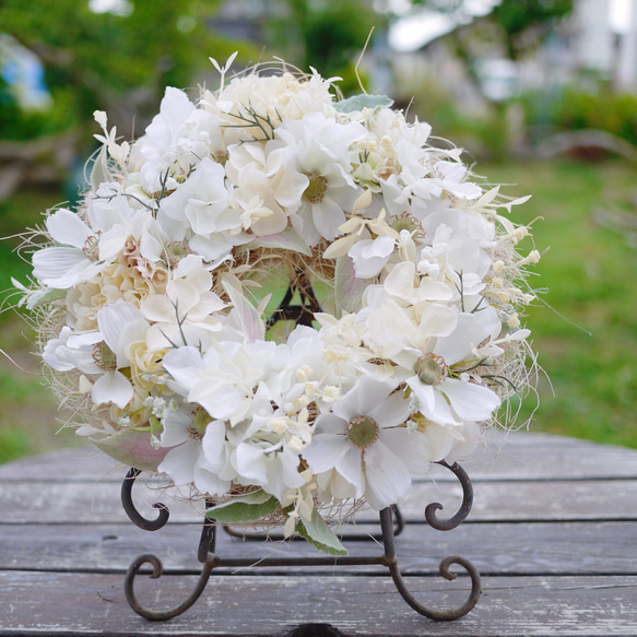 White  grass wreath フラワー　幸せのおまもりヒンメリスター付き 1枚目の画像