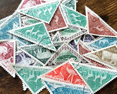 世界の切手~三角形・動物~30枚☆使用済み切手・海外切手 その他